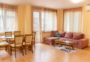 Spacious&Central 2-BD Apartment in Varna with Parking